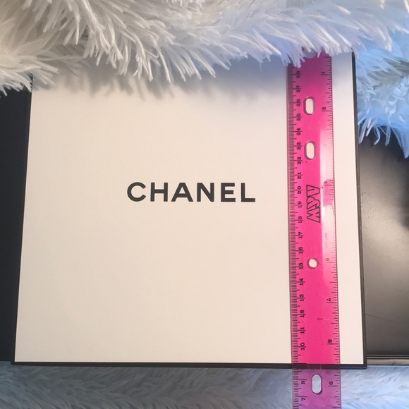 Chanel gift box - Picture 4 of 5